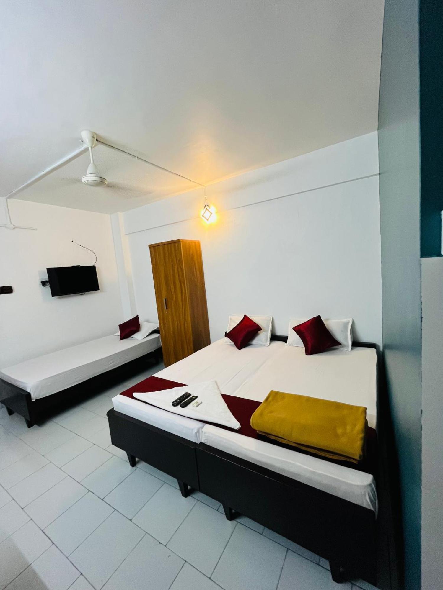 Priya Lodge Kozhikode Eksteriør bilde