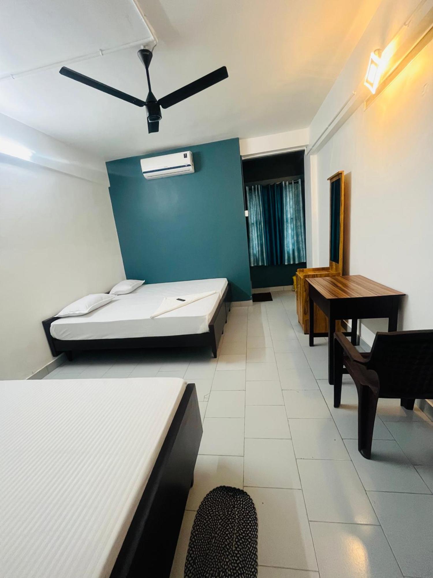 Priya Lodge Kozhikode Eksteriør bilde