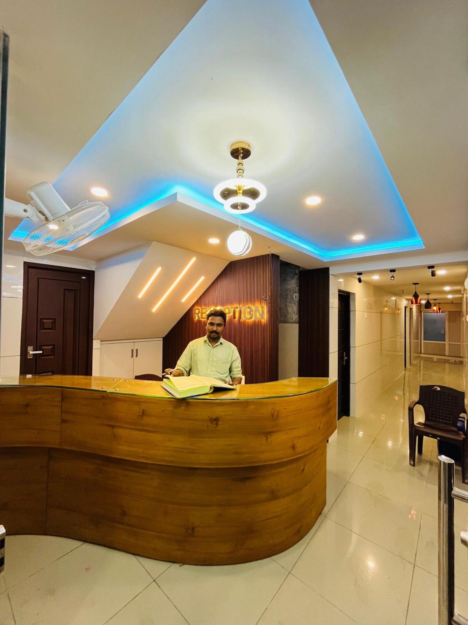 Priya Lodge Kozhikode Eksteriør bilde