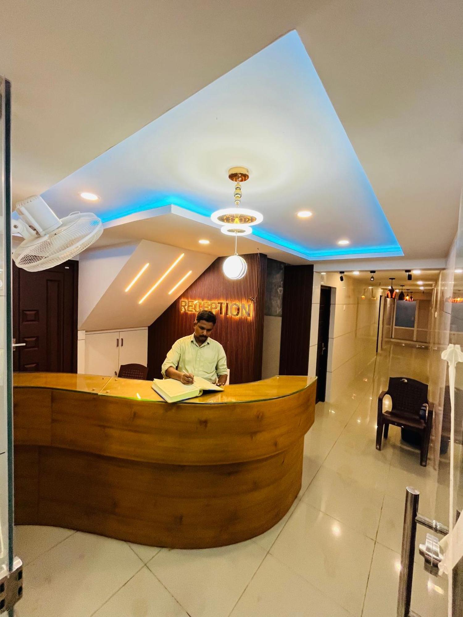 Priya Lodge Kozhikode Eksteriør bilde