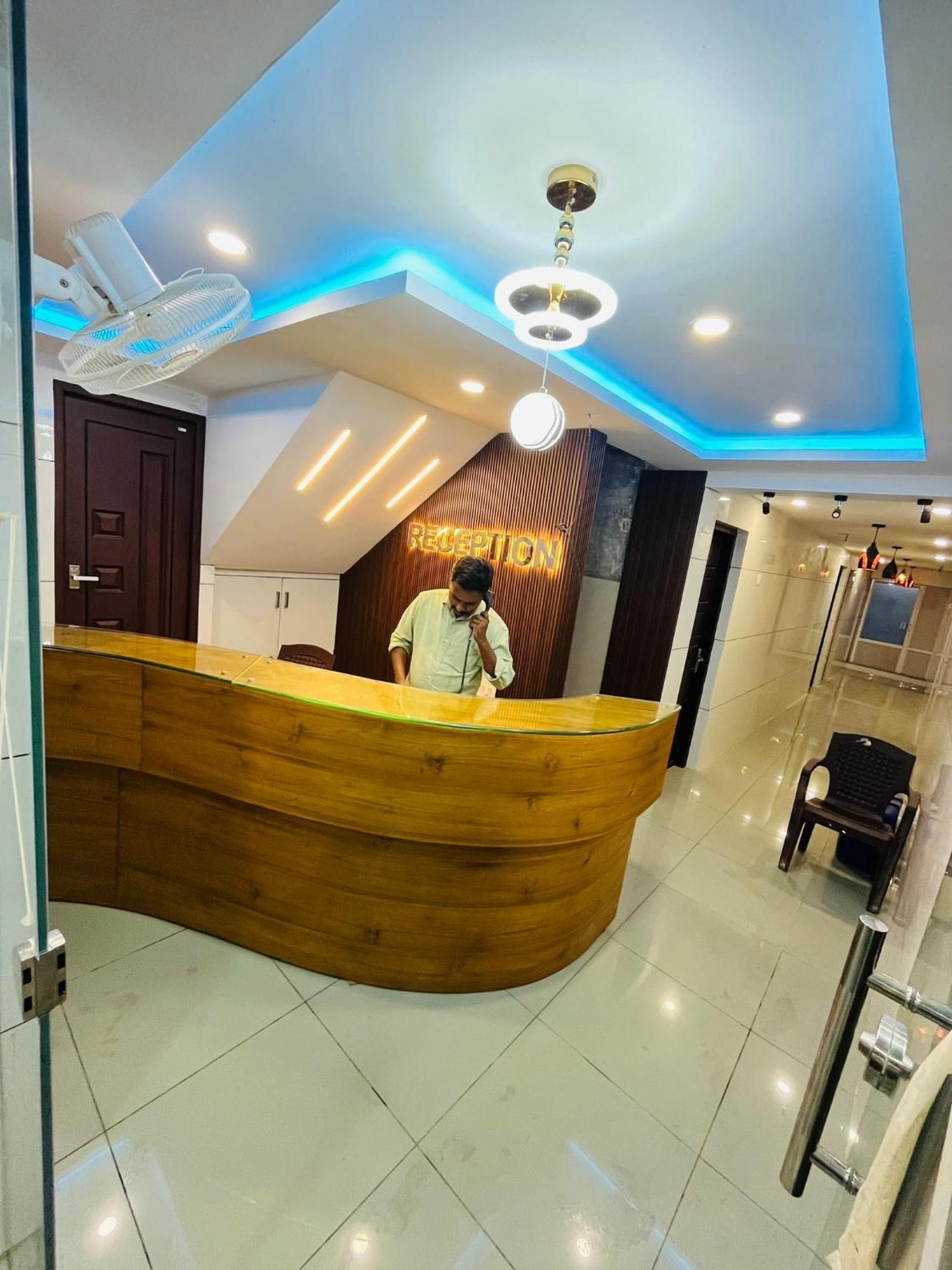 Priya Lodge Kozhikode Eksteriør bilde